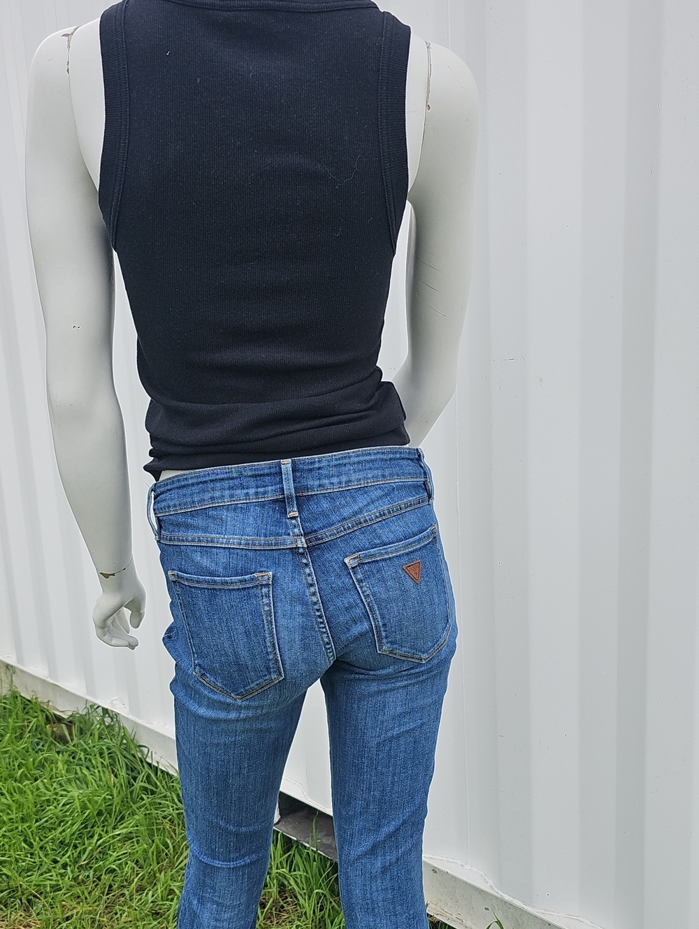 GUESS Women’s Cropped Skinny Jeans Size 28 Medium Wash Stretch Denim